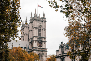 杭州留学中介提醒：想要申请2025fall杭州英港留学，就趁现在！