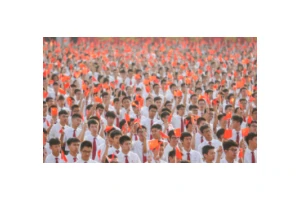 广东各高校形式多样迎国庆