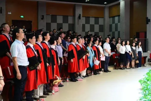 高校毕业生就业,开启人生新篇章! 高校毕业生就业,开启人生新篇章!