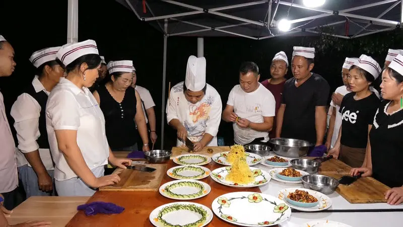 授课现场。黄晓箐摄