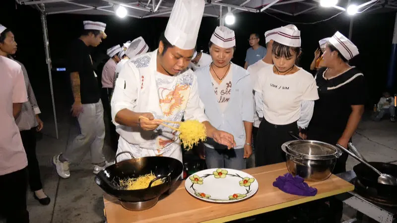 授课现场。黄晓箐摄