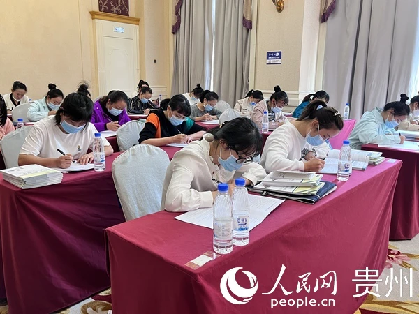 竞赛理论知识考试现场。 人民网 陈洁泉摄